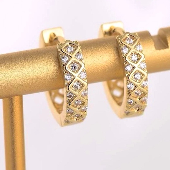 the balanced lotus Jewelry - NWT 18K Gold Plated Zircon Encrusted Hoop Earrings | Huggie Hoops | Diamond
